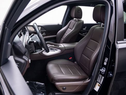 Used 2022 Mercedes-Benz GLS 450 4MATIC w/ AMG Line Exterior image 17