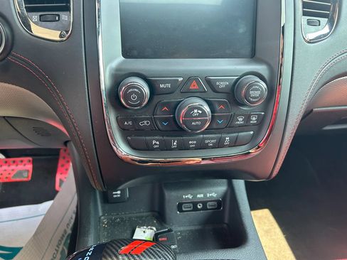 Used 2018 Dodge Durango R/T w/ Technology Group AWD/4WD image 23