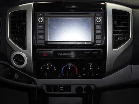 Used 2015 Toyota Tacoma 4x4 Access Cab V6 w/ TRD Sport Package image 15