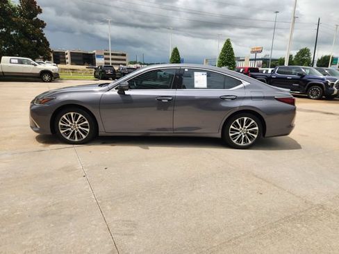 Used 2019 Lexus ES 350 w/ Accessory Package FWD image 4