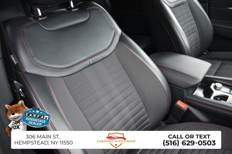 Used 2025 Ford Explorer ST-Line w/ ST-Line Street Pack AWD/4WD image 23