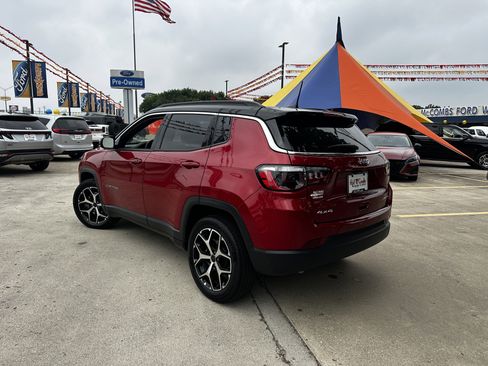 Used 2025 Jeep Compass Limited AWD/4WD image 19