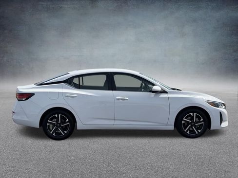 Used 2024 Nissan Sentra SV FWD image 2