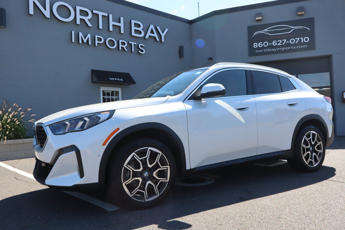 Used 2026 BMW X2 xDrive28i AWD/4WD image 1