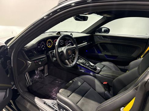 Used 2023 Porsche 911 Dakar image 21