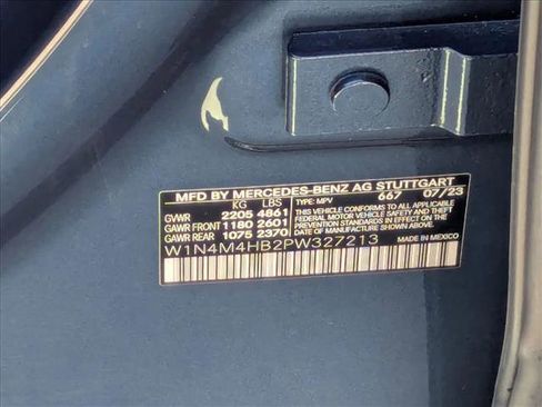 Used 2023 Mercedes-Benz GLB 250 4MATIC image 23