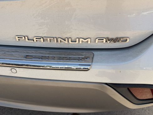 Used 2021 Toyota Highlander Platinum AWD/4WD image 9