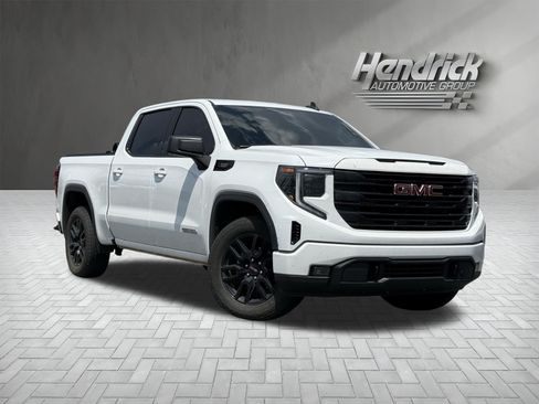 Used 2022 GMC Sierra 1500 Elevation RWD image 2