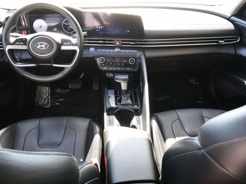 Used 2023 Hyundai Elantra Limited FWD image 12