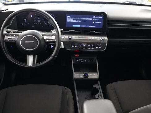 Used 2024 Hyundai Kona SEL w/ Convenience Package AWD/4WD image 2