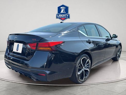 Used 2024 Nissan Altima 2.5 SR FWD image 10