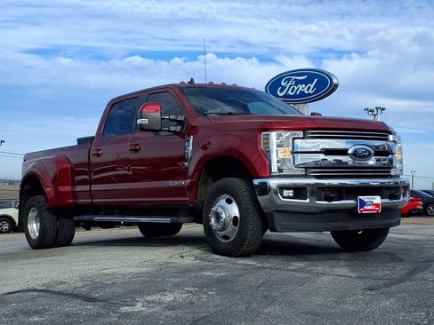 Used 2019 Ford F350 Lariat w/ Lariat Ultimate Package image 3