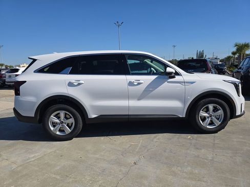 New 2026 Kia Sorento LX FWD image 9