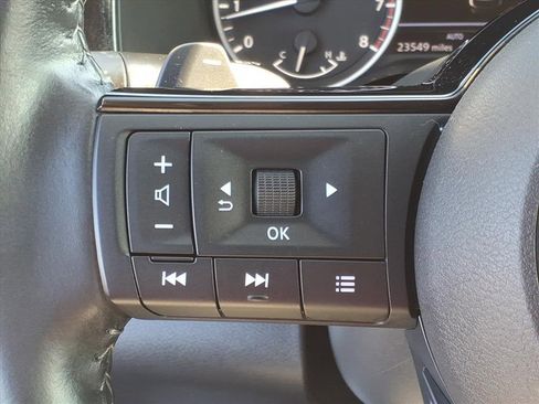 Used 2022 Nissan Pathfinder SV image 22