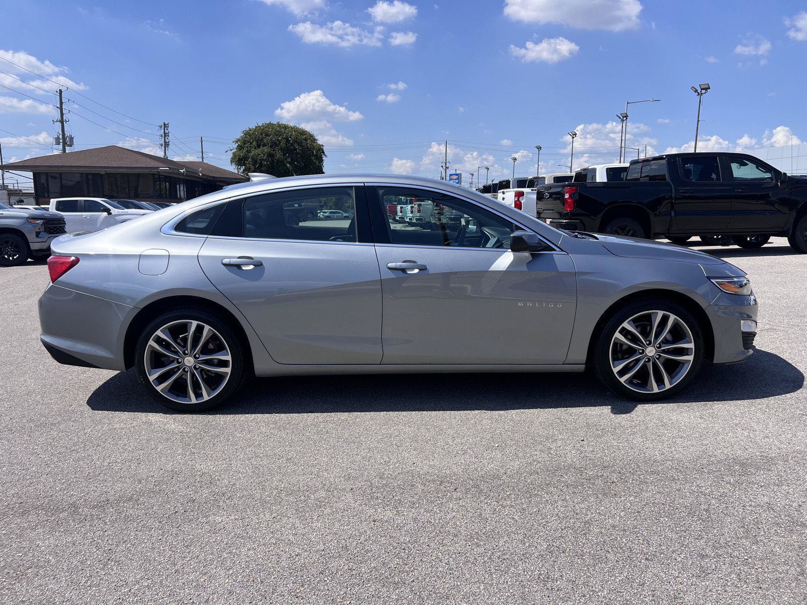 Used 2025 Chevrolet Malibu LT FWD image 32