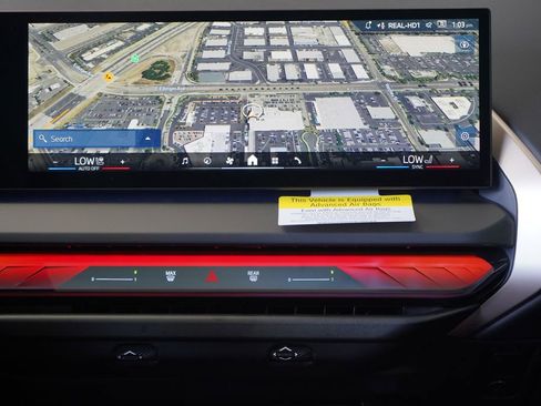 Used 2025 BMW X3 xDrive30i w/ Premium Package image 15