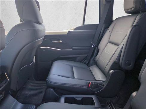 Used 2026 Lexus GX 550 w/ Accessory Package (31) AWD/4WD image 19