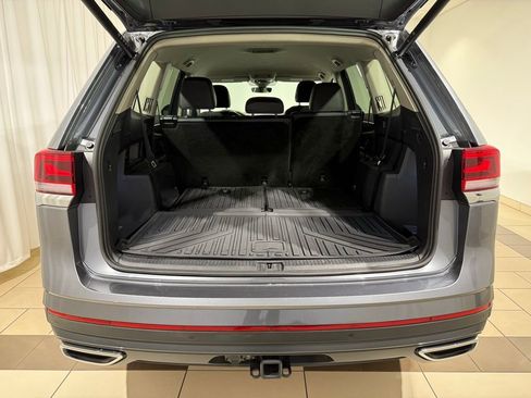 Used 2025 Volkswagen Atlas SE image 12