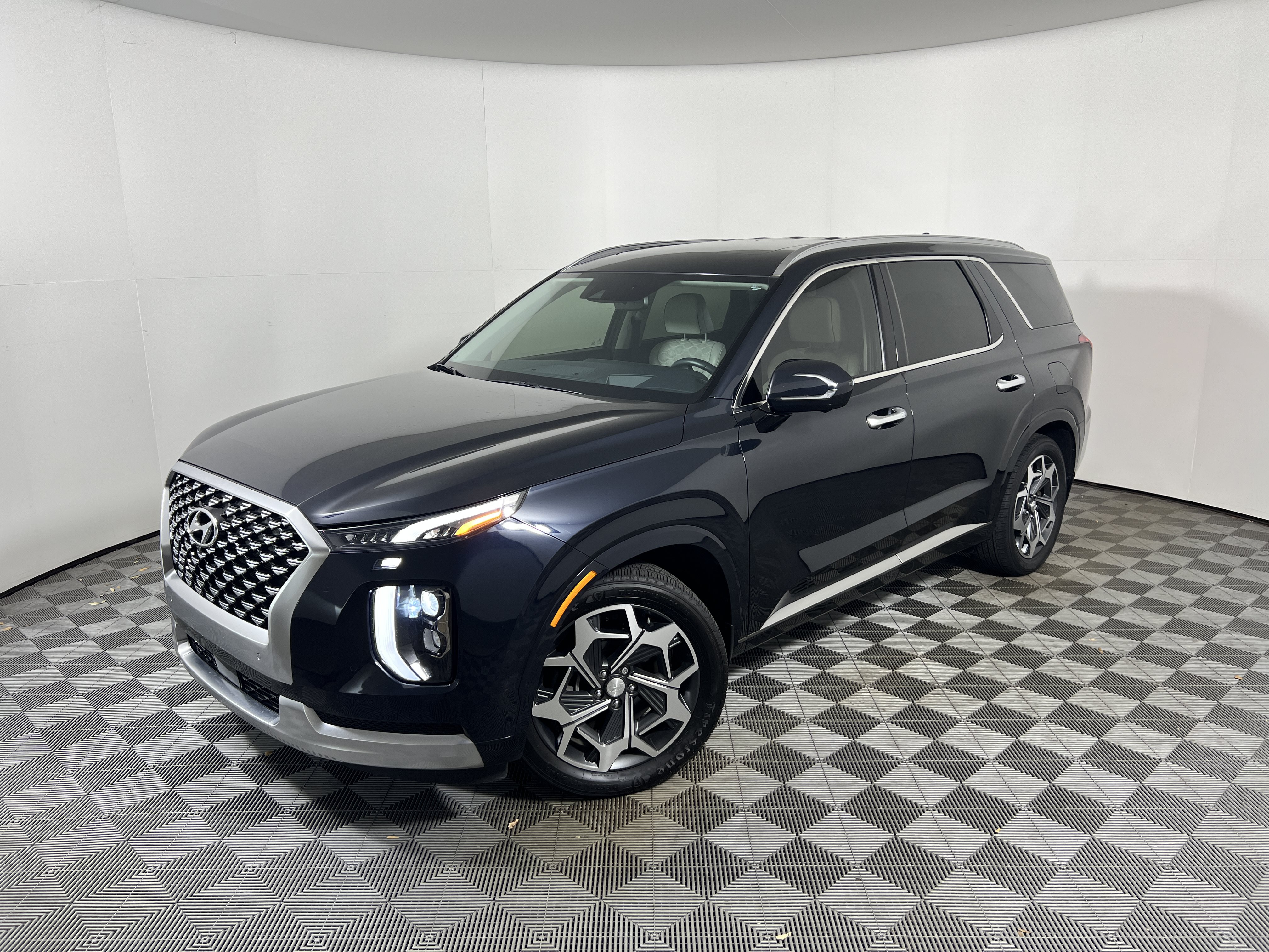 Used 2021 Hyundai Palisade Calligraphy FWD image 1
