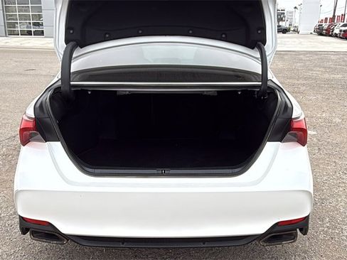 Used 2019 Toyota Avalon XLE image 25