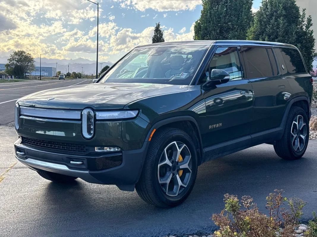 Used 2023 Rivian R1S Adventure Quad AWD/4WD image 20