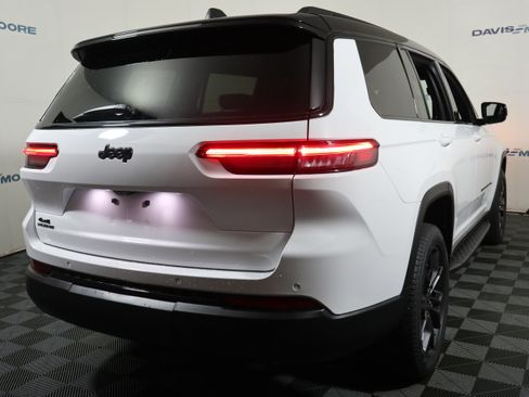 New 2025 Jeep Grand Cherokee L Limited AWD/4WD image 6