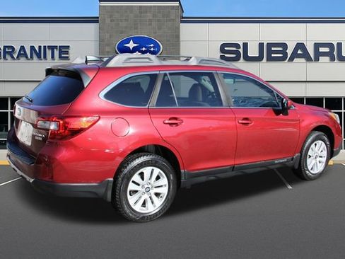 Used 2017 Subaru Outback 2.5i Premium image 8