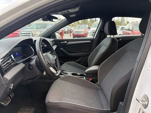 Used 2025 Volkswagen Jetta Sport FWD image 23