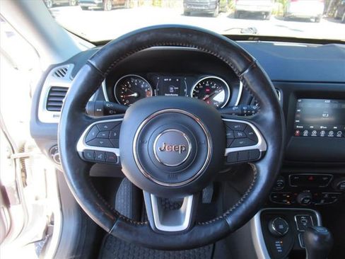 Used 2020 Jeep Compass Latitude w/ Cold Weather Group image 17