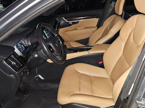 Used 2018 Volvo S90 T5 Momentum w/ Convenience Package image 4