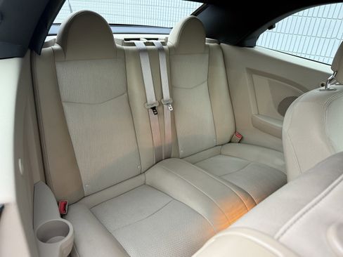 Used 2011 Chrysler 200 Touring w/ Cold Weather Group image 6