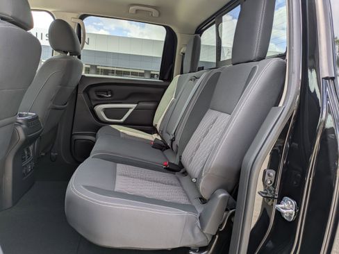 Used 2024 Nissan Titan SV w/ SV Convenience Package AWD/4WD image 14
