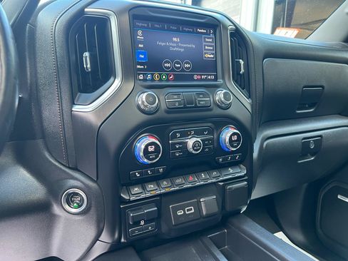 Used 2021 GMC Sierra 1500 AT4 w/ Technology Package AWD/4WD image 28