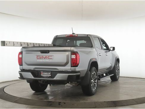 Used 2024 GMC Canyon Denali image 7