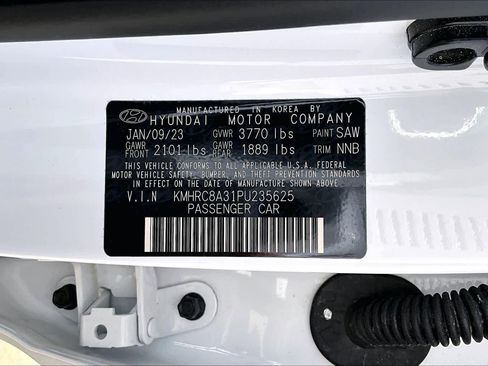 Used 2023 Hyundai Venue SEL w/ Cargo Package image 32