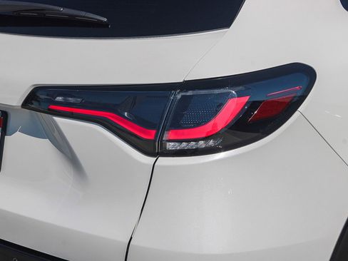 Used 2024 Honda HR-V EX-L image 10