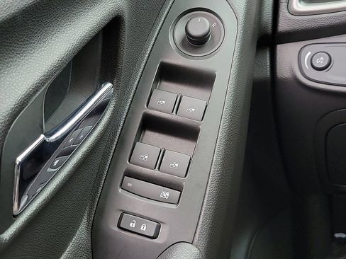 Used 2020 Chevrolet Trax LS w/ Tint and Cruise Package image 13