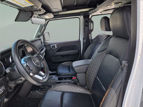 Used 2022 Jeep Wrangler Unlimited Sahara AWD/4WD image 14