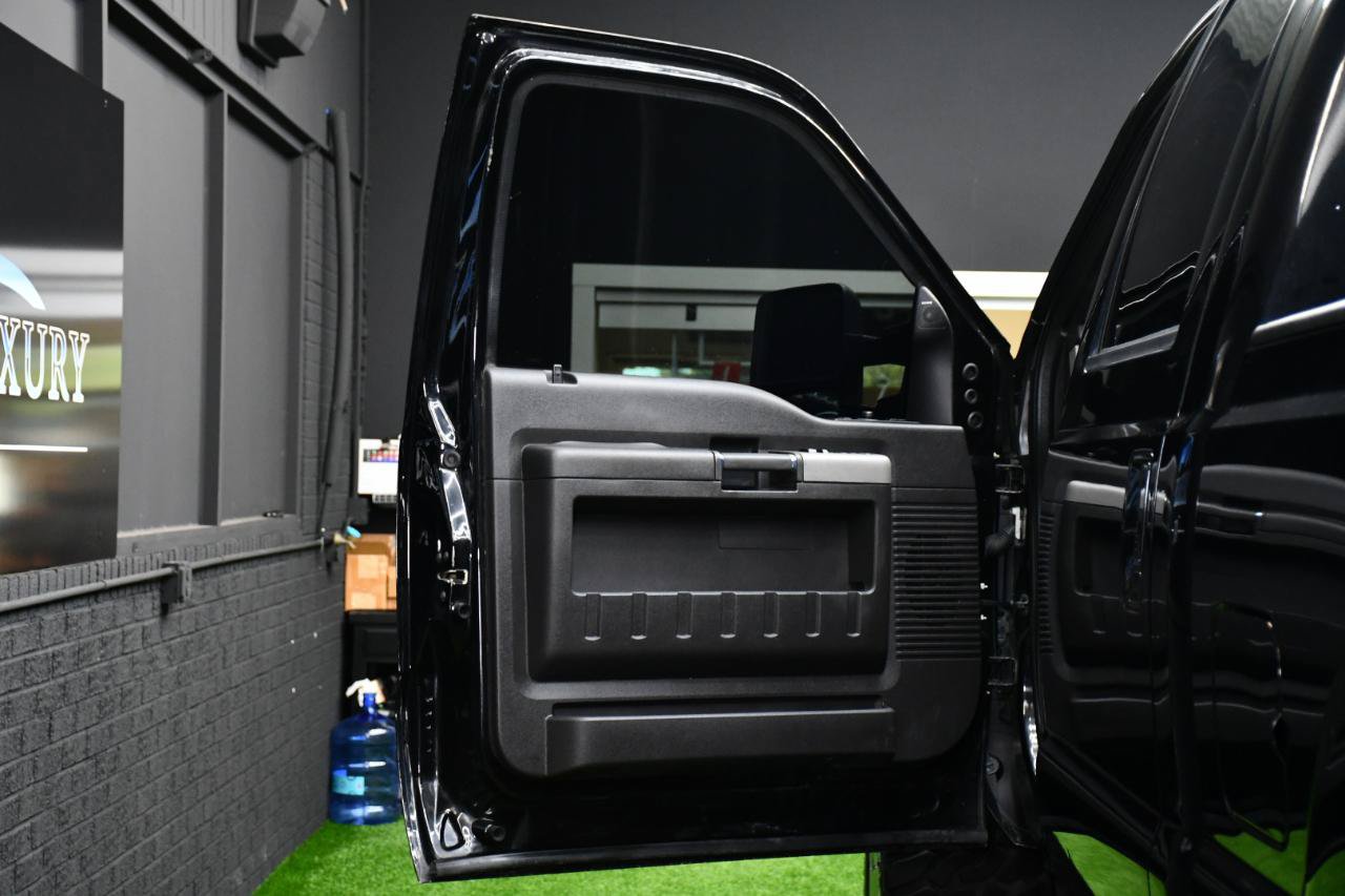 Used 2016 Ford F250 Lariat w/ Lariat Ultimate Package AWD/4WD image 14