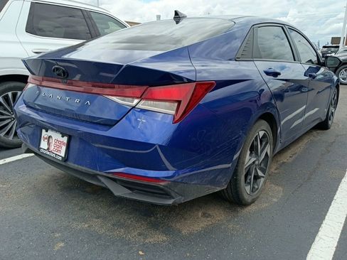 Used 2023 Hyundai Elantra SEL w/ Convenience Package image 3