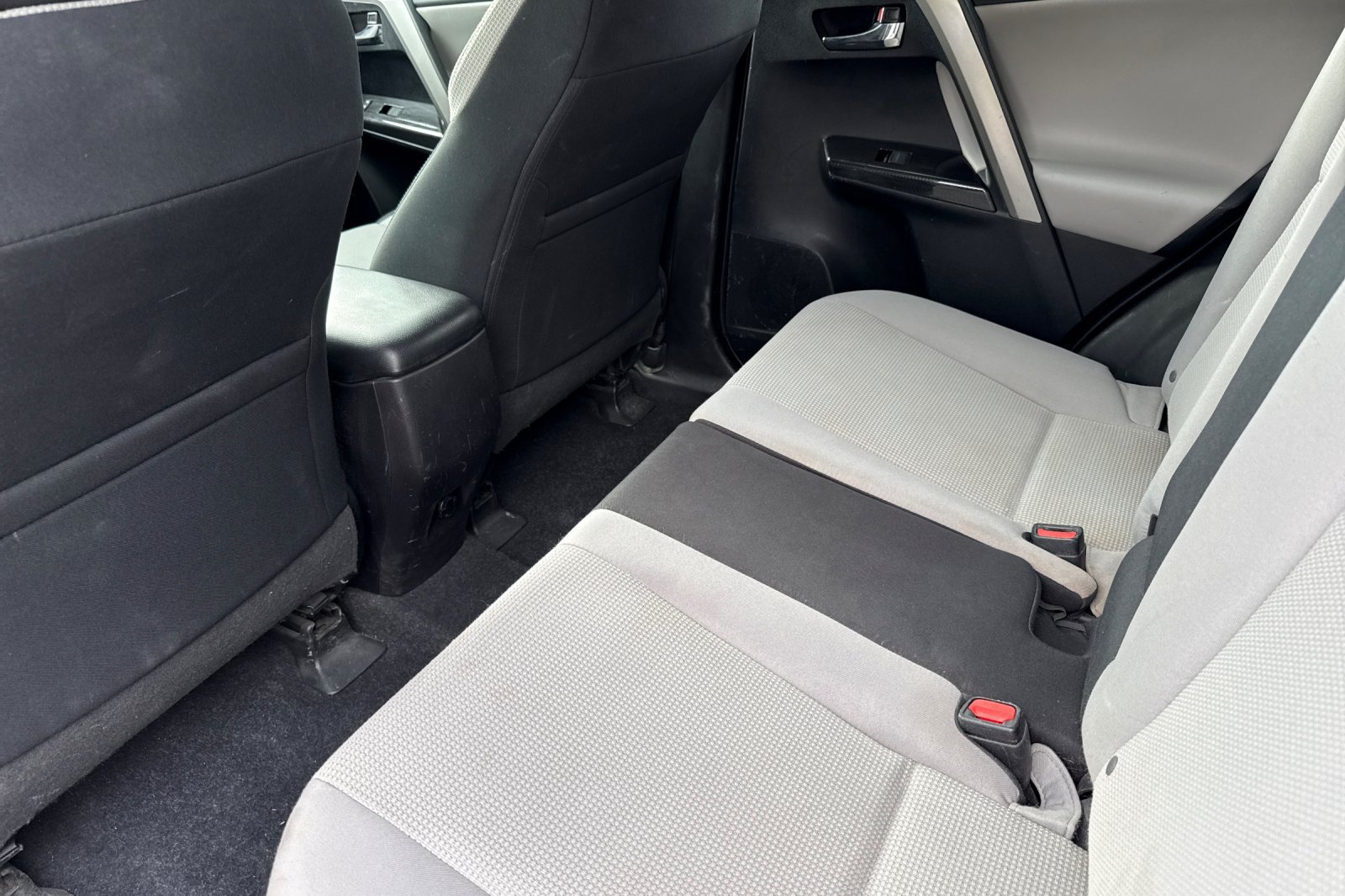 Used 2018 Toyota RAV4 Adventure FWD image 12