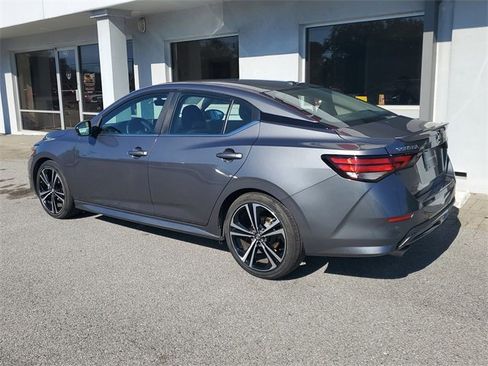 Certified 2022 Nissan Sentra SR w/ Electronics Package image 2