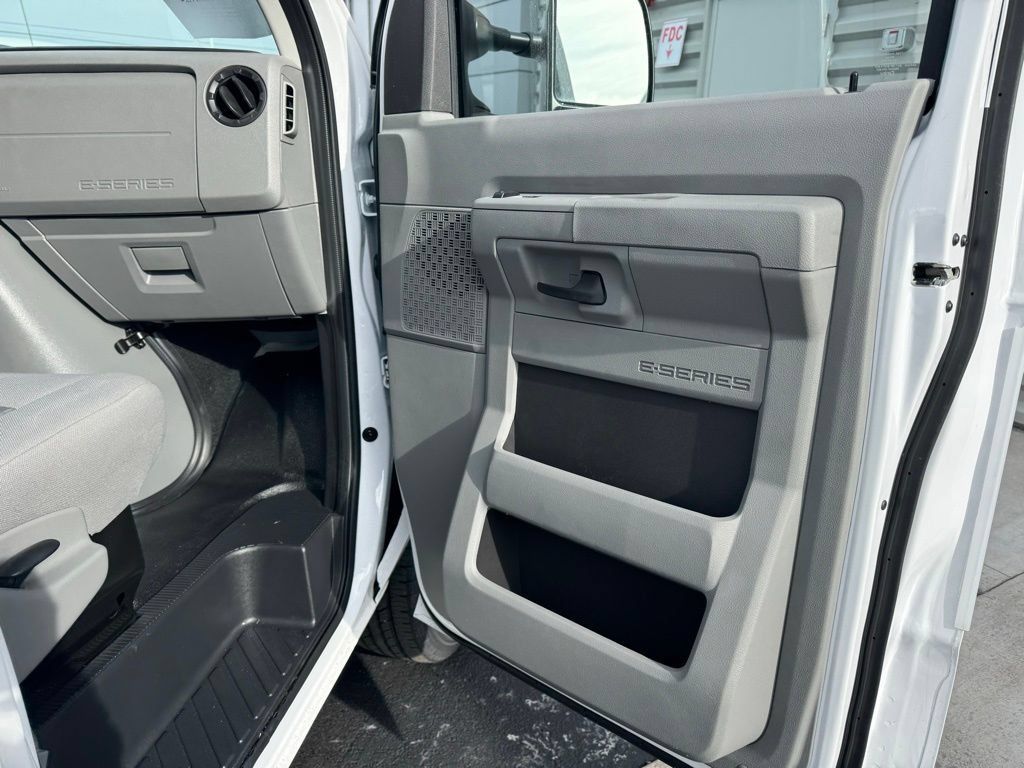 New 2026 Ford E-350 and Econoline 350 Super Duty w/ Interior Upgrade Package RWD image 13