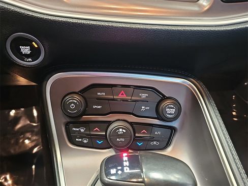 Used 2022 Dodge Challenger SXT w/ Blacktop Package image 21