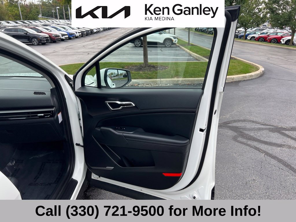 Certified 2026 Kia Sportage EX w/ EX Panoramic Sunroof Package AWD/4WD image 57