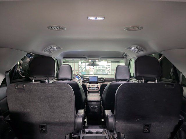 Used 2021 Ford Explorer XLT w/ Equipment Group 202A RWD image 5