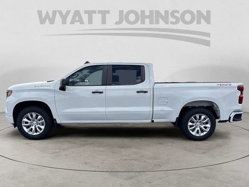 Used 2022 Chevrolet Silverado 1500 Custom AWD/4WD image 2