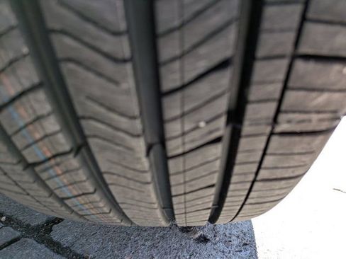 Certified 2025 Ford Explorer Active image 11