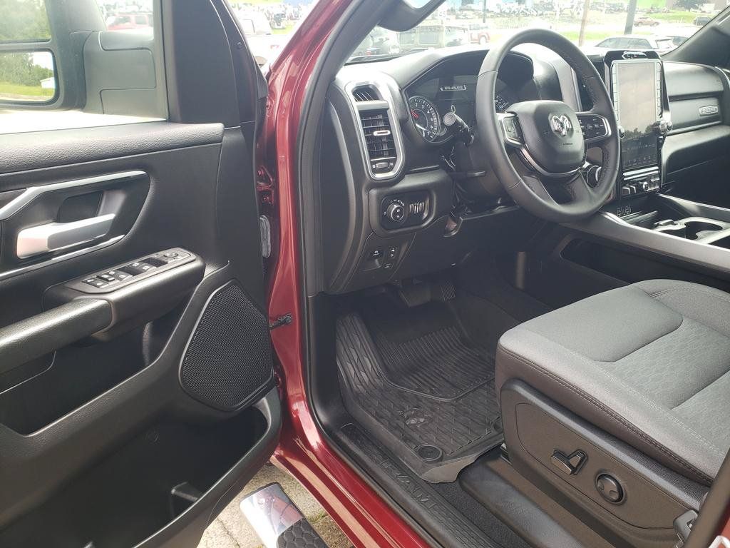 Used 2025 RAM 1500 Big Horn AWD/4WD image 11
