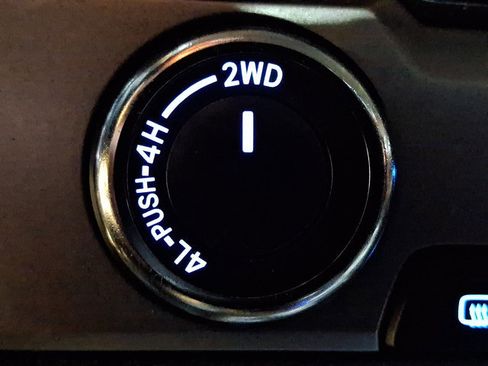 Used 2019 Toyota Tacoma SR image 21